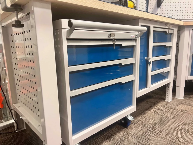 Стол-верстак Craft 1202.S14.3 купить в Новосибирске Стол-верстак Craft 1202.S14.3 купить в Новосибирске