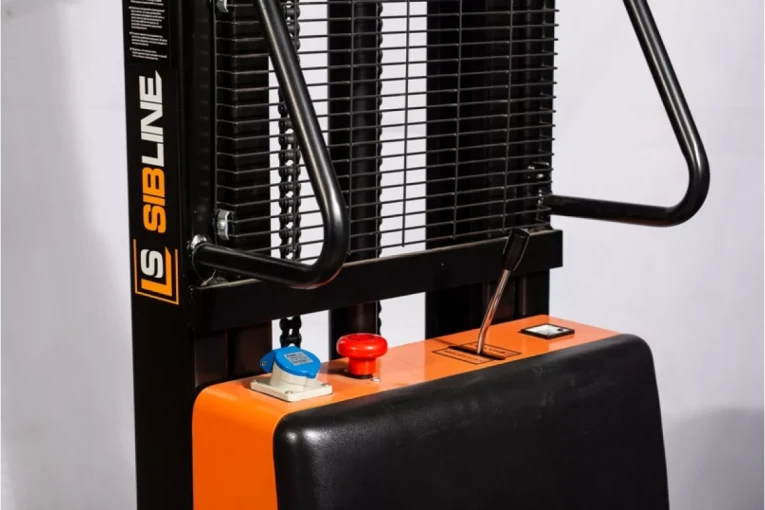 Штабелер с электроподъемом 1 т - 2 м Вилы: 1100 , Гелевая АКБ, SPN1020 SIBLINE купить в Новосибирске Штабелер с электроподъемом 1 т - 2 м Вилы: 1100 , Гелевая АКБ, SPN1020 SIBLINE купить в Новосибирске