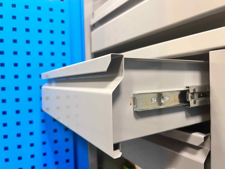 Шкаф инструментальный TNC 180.B2.S4 купить в Новосибирске Шкаф инструментальный TNC 180.B2.S4 купить в Новосибирске